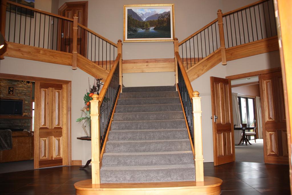 Dock Bay Lodge Те-Анау Экстерьер фото