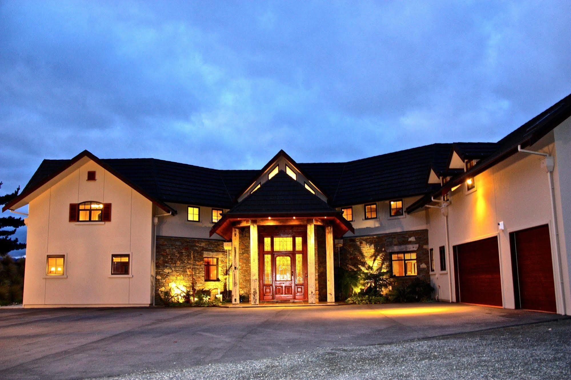 Dock Bay Lodge Те-Анау Экстерьер фото